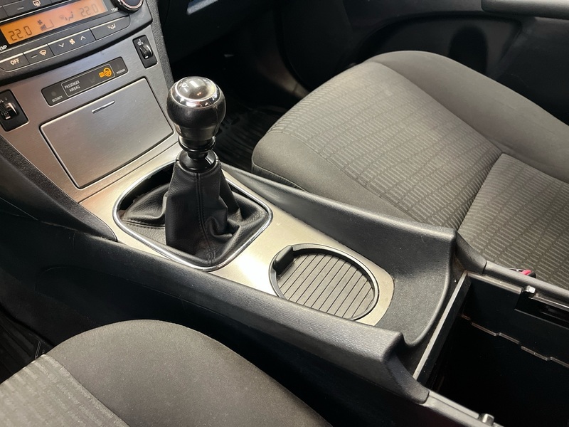 Toyota Avensis vaihtoauto