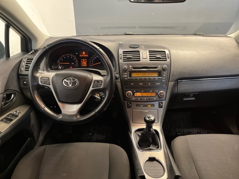 Toyota Avensis vaihtoauto