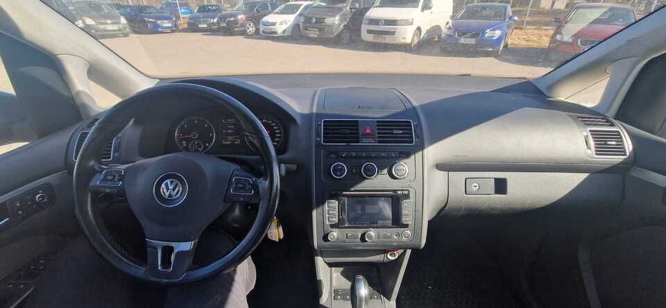 Volkswagen Touran vaihtoauto