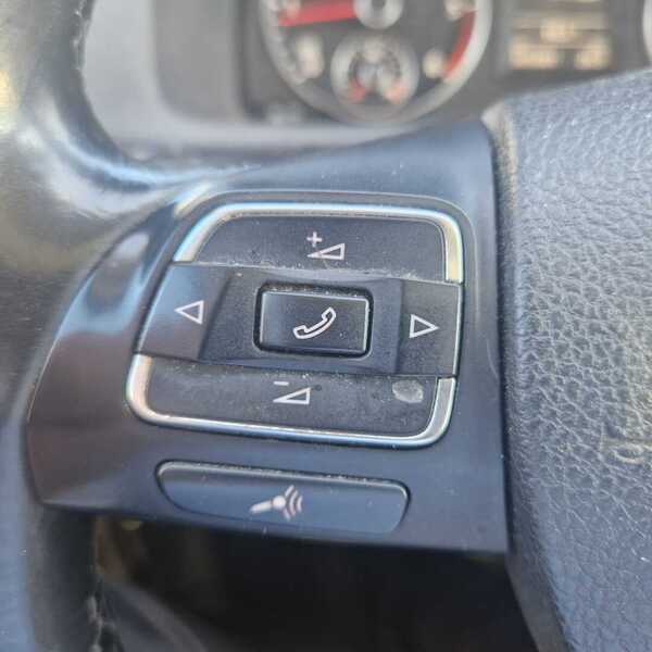 Volkswagen Touran vaihtoauto