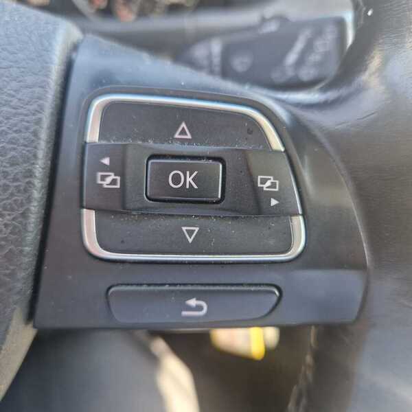 Volkswagen Touran vaihtoauto