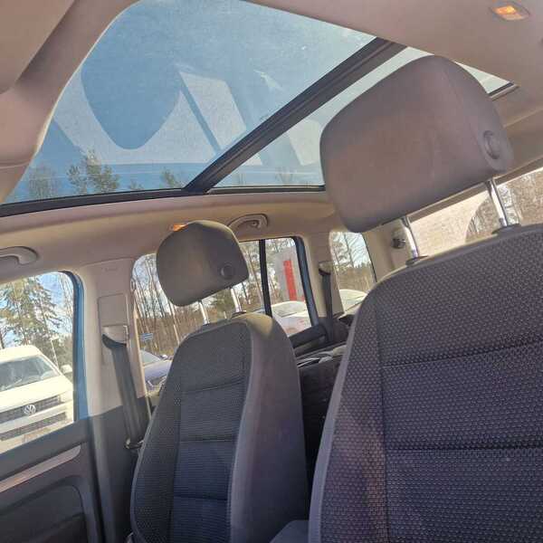 Volkswagen Touran vaihtoauto