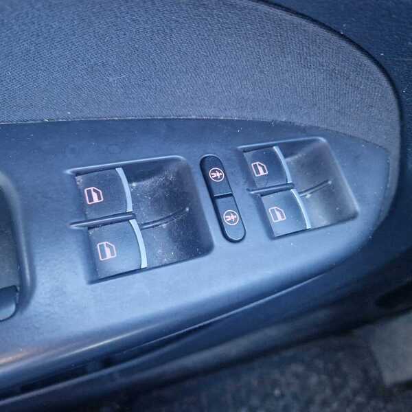 Volkswagen Touran vaihtoauto