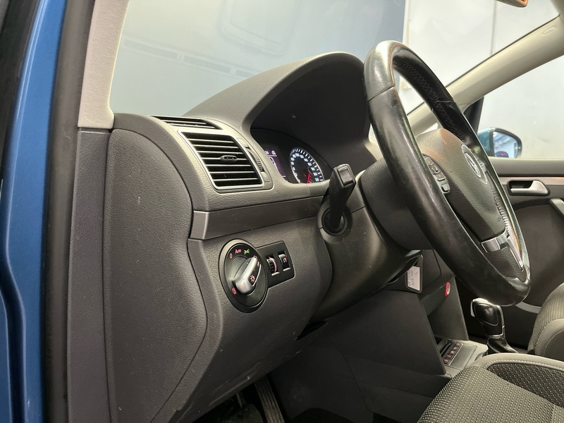 Volkswagen Touran vaihtoauto