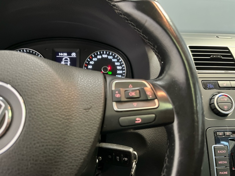 Volkswagen Touran vaihtoauto