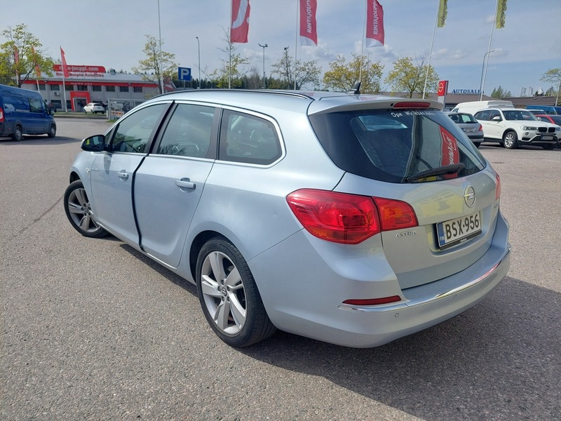 Opel Astra vaihtoauto