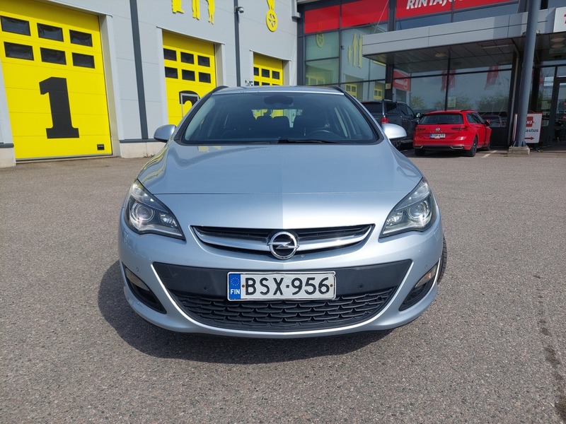 Opel Astra vaihtoauto