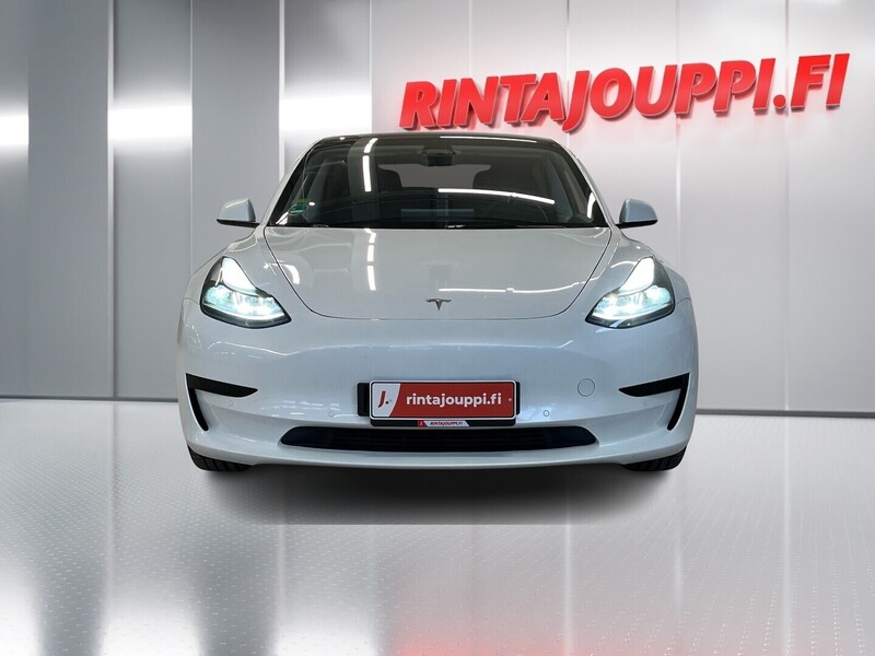 Tesla Model 3 vaihtoauto