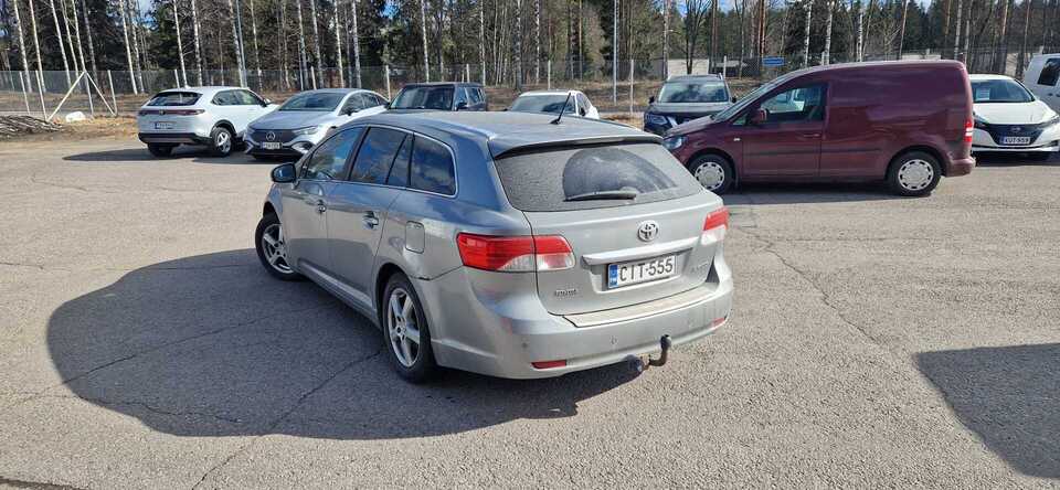 Toyota Avensis vaihtoauto