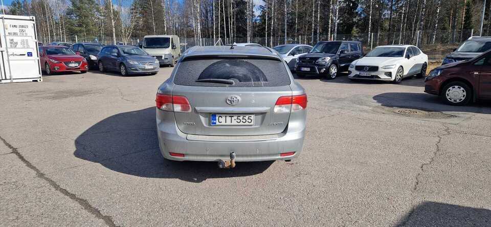 Toyota Avensis vaihtoauto