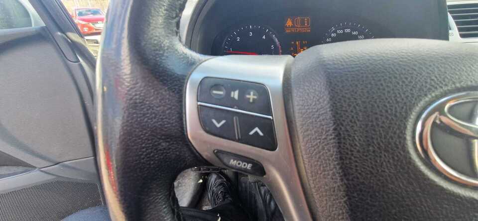 Toyota Avensis vaihtoauto