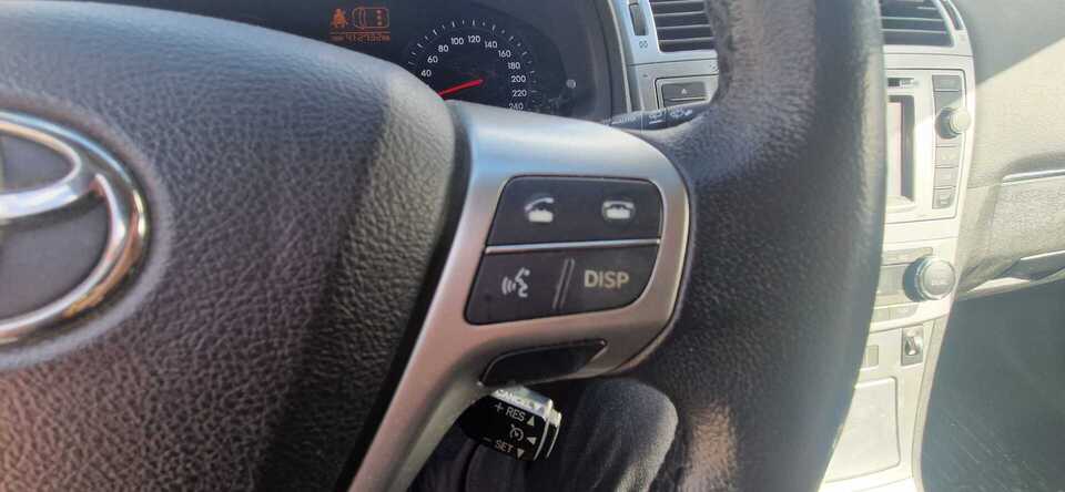 Toyota Avensis vaihtoauto