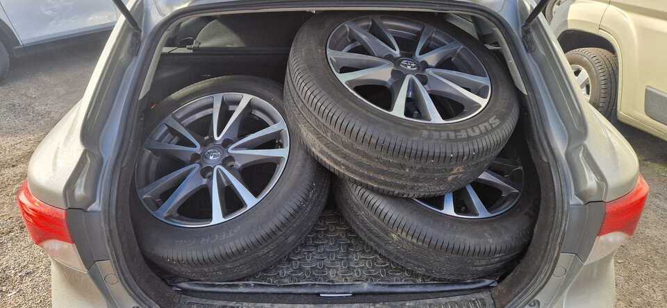 Toyota Avensis vaihtoauto