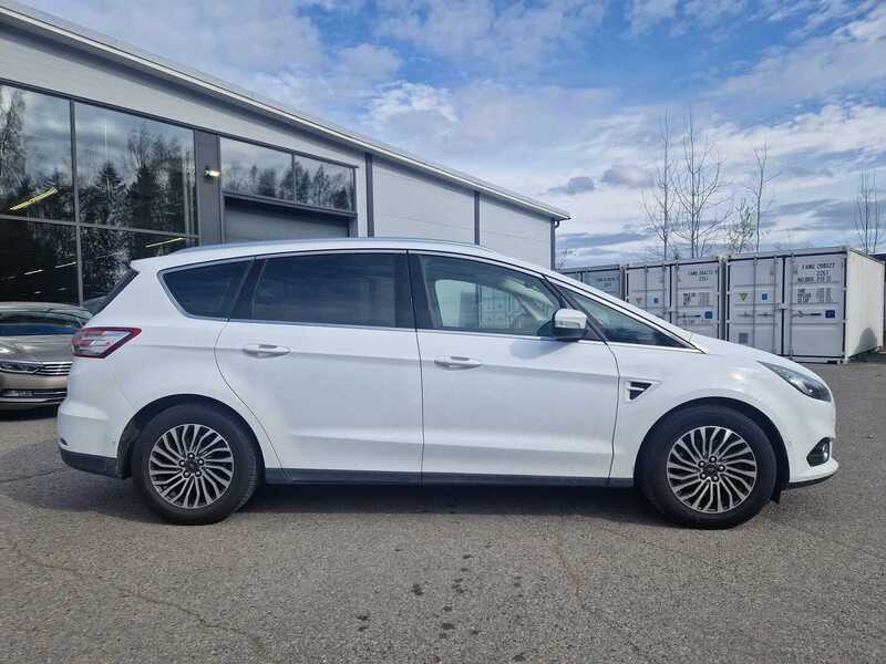 Ford S-MAX vaihtoauto