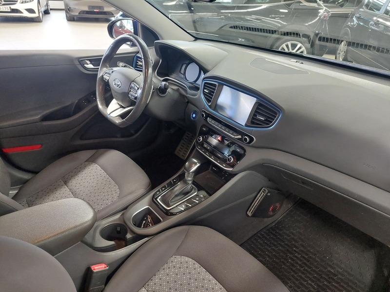 Hyundai IONIQ plug-in vaihtoauto