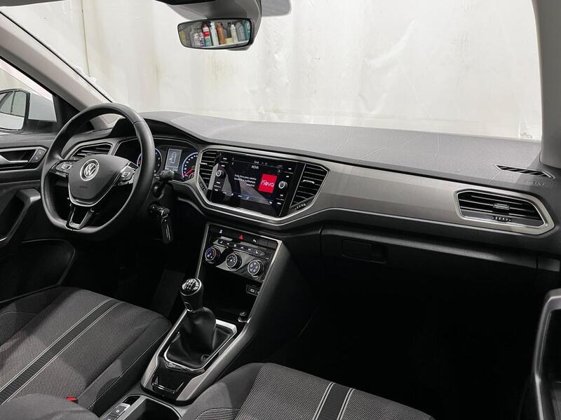 Volkswagen T-Roc vaihtoauto