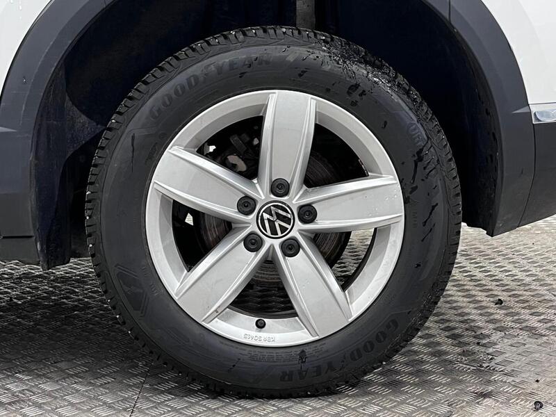 Volkswagen T-Roc vaihtoauto