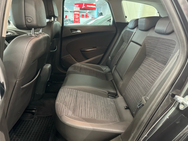 Opel Astra vaihtoauto