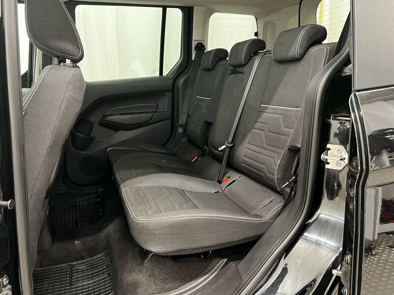 Ford Tourneo Connect vaihtoauto