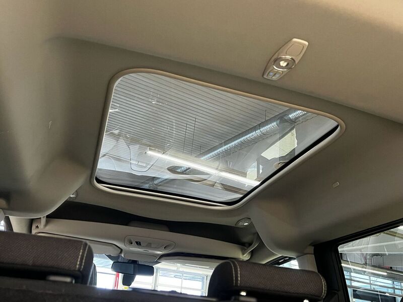 Ford Tourneo Connect vaihtoauto