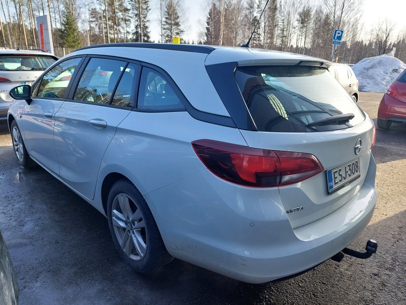Opel Astra vaihtoauto
