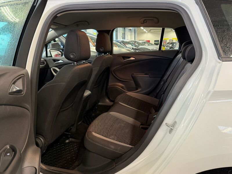 Opel Astra vaihtoauto