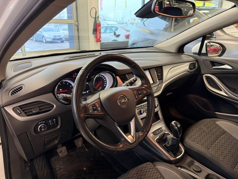 Opel Astra vaihtoauto