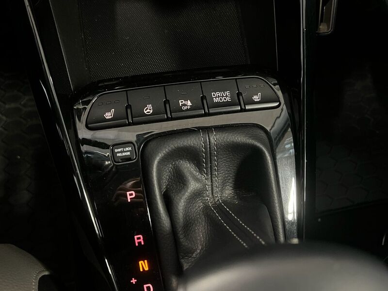 Kia Stonic vaihtoauto