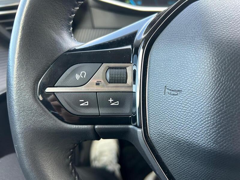 Peugeot e-208 vaihtoauto