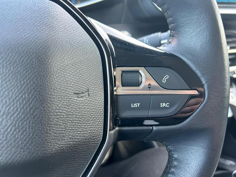 Peugeot e-208 vaihtoauto