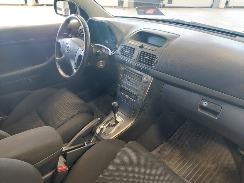 Toyota Avensis vaihtoauto