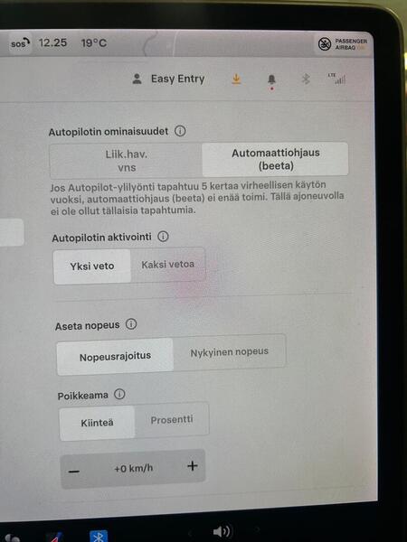 Tesla Model 3 vaihtoauto