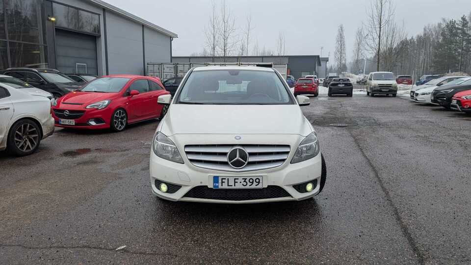 Mercedes-Benz B vaihtoauto