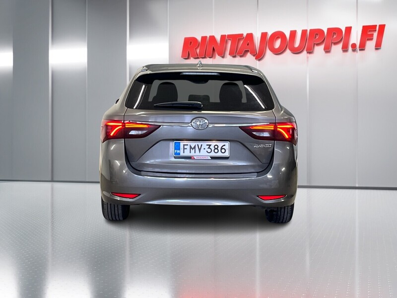 Toyota Avensis vaihtoauto