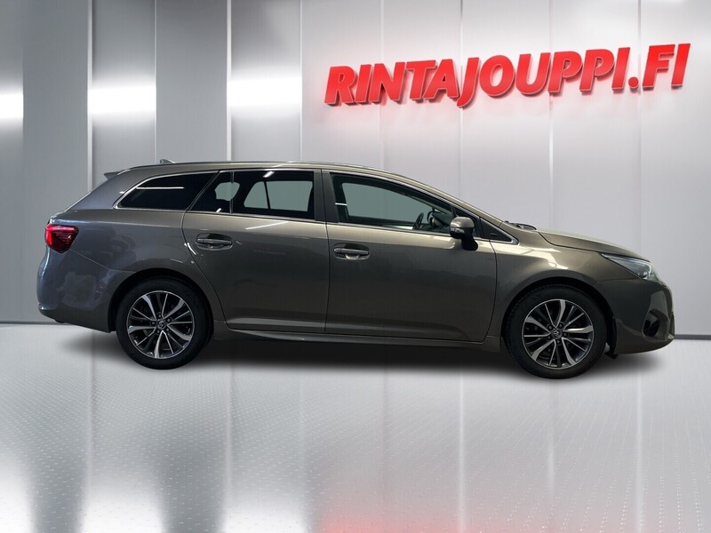 Toyota Avensis vaihtoauto