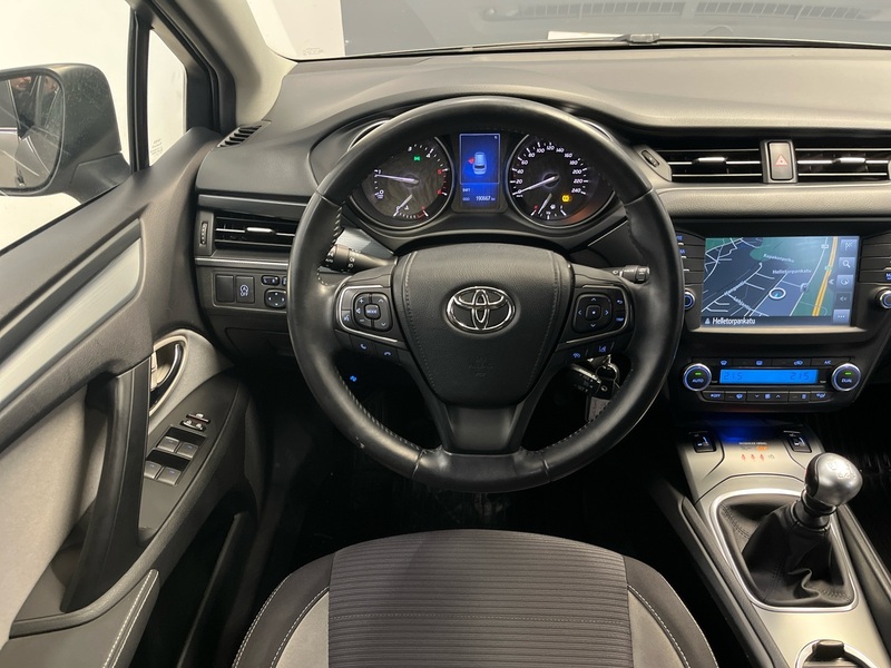 Toyota Avensis vaihtoauto