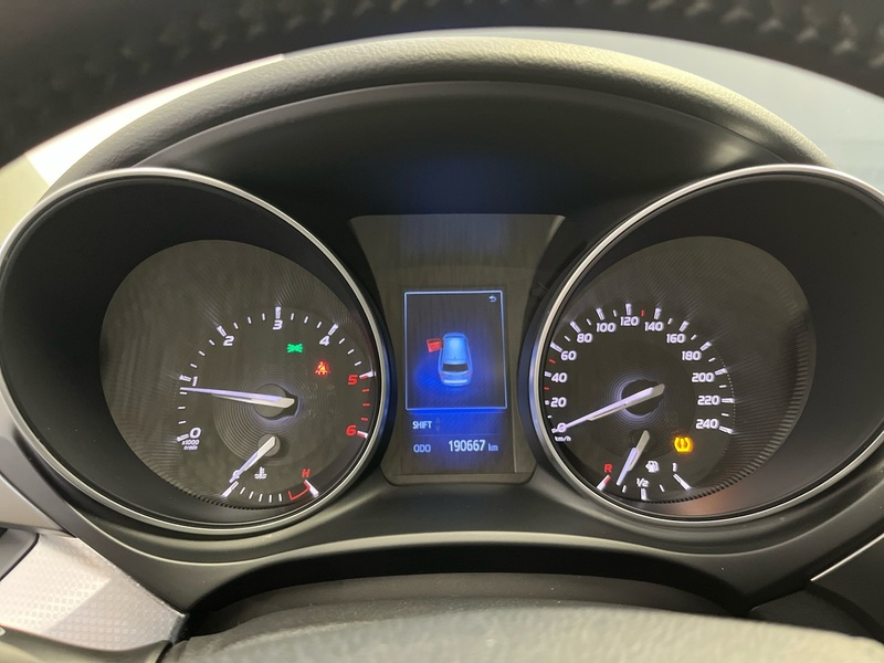 Toyota Avensis vaihtoauto