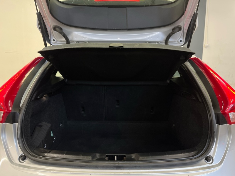 Volvo V40 Cross Country vaihtoauto
