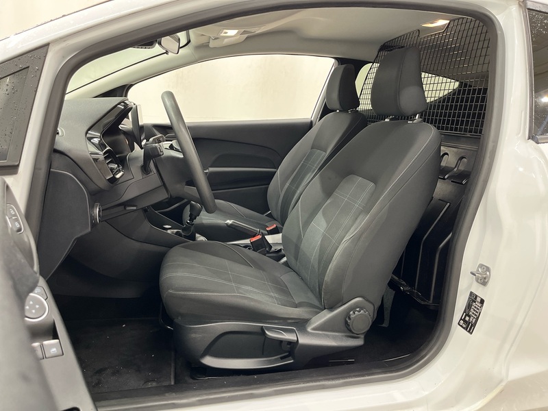 Ford Fiesta Van vaihtoauto