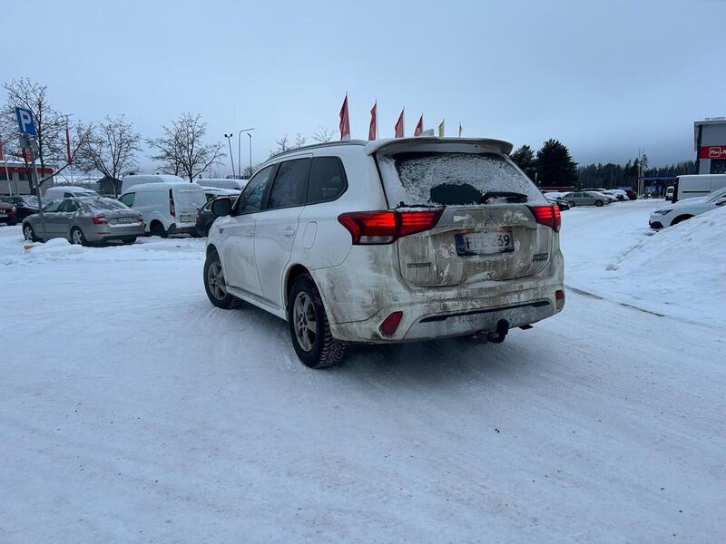 Mitsubishi Outlander PHEV vaihtoauto