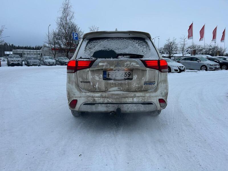 Mitsubishi Outlander PHEV vaihtoauto