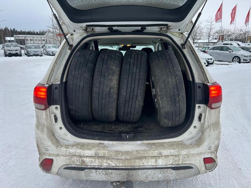 Mitsubishi Outlander PHEV vaihtoauto