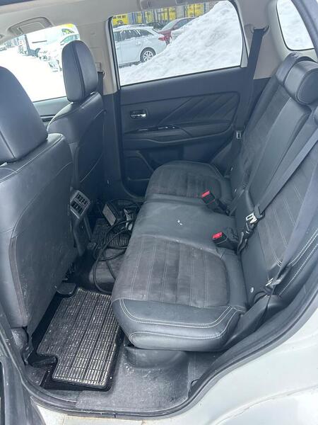 Mitsubishi Outlander PHEV vaihtoauto