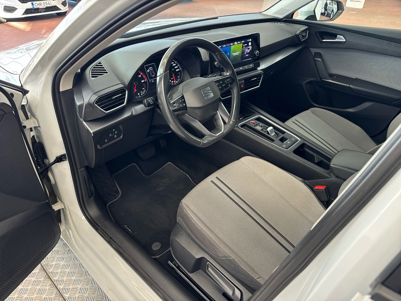 SEAT Leon Sportstourer vaihtoauto