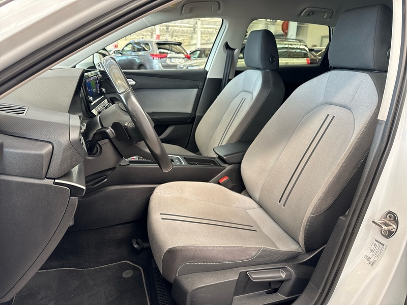 SEAT Leon Sportstourer vaihtoauto