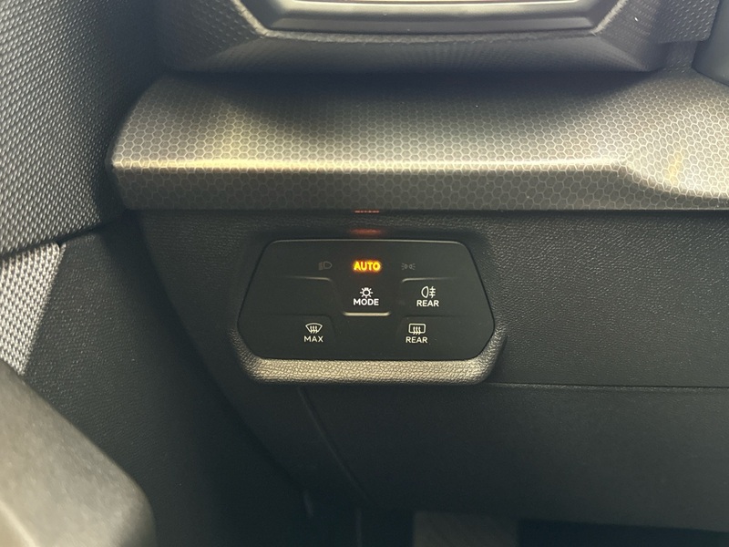 SEAT Leon Sportstourer vaihtoauto