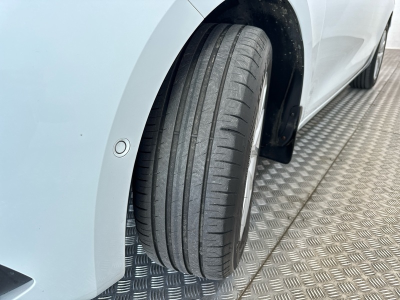 SEAT Leon Sportstourer vaihtoauto