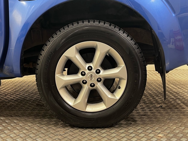 Nissan Navara vaihtoauto