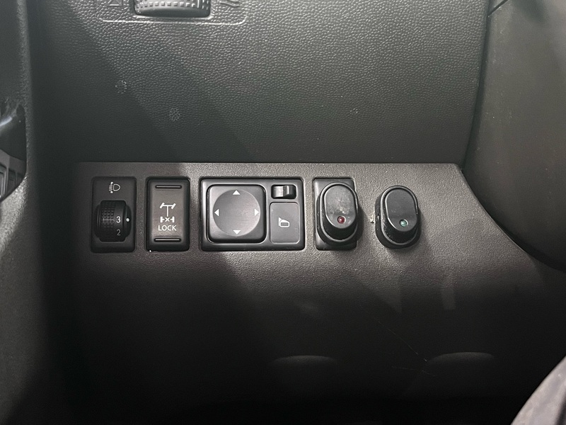 Nissan Navara vaihtoauto