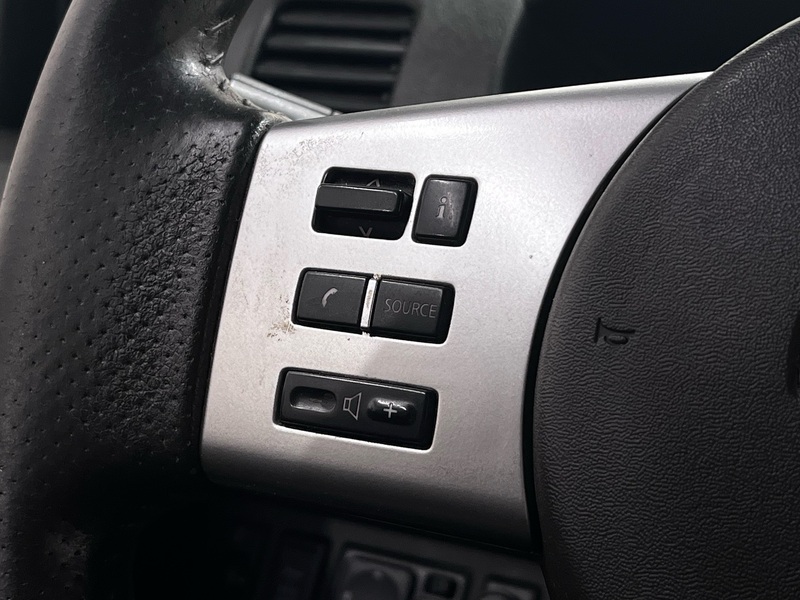 Nissan Navara vaihtoauto